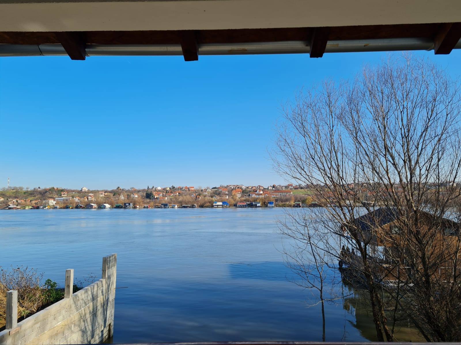 Prodajem sojenicu na Savi 5