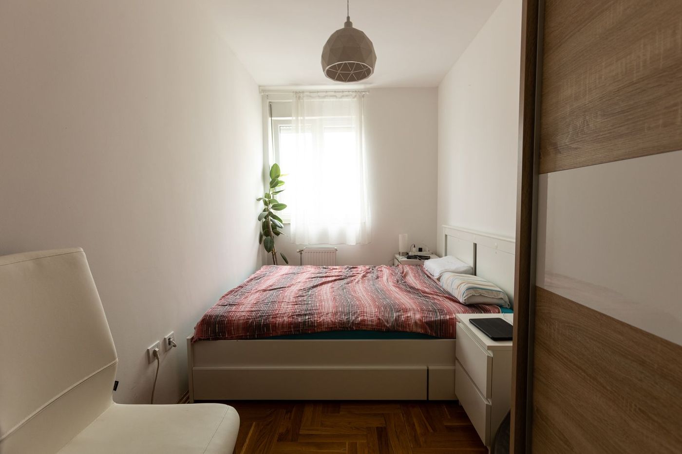 Savršen porodični stan  u jednoj etaži   062 792 583 3