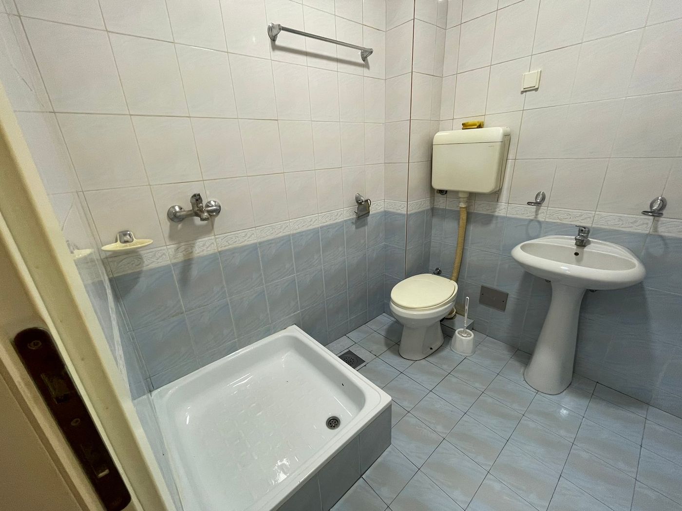 Pap Pavla   odmah useljiv   retko u ponudi    062 792 583 3