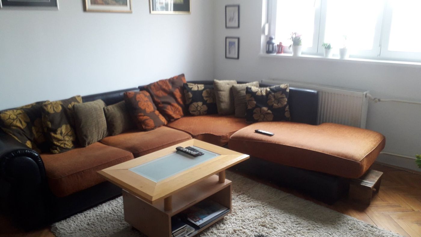 Uknjižen trosoban stan   povoljno   062 792 583 1