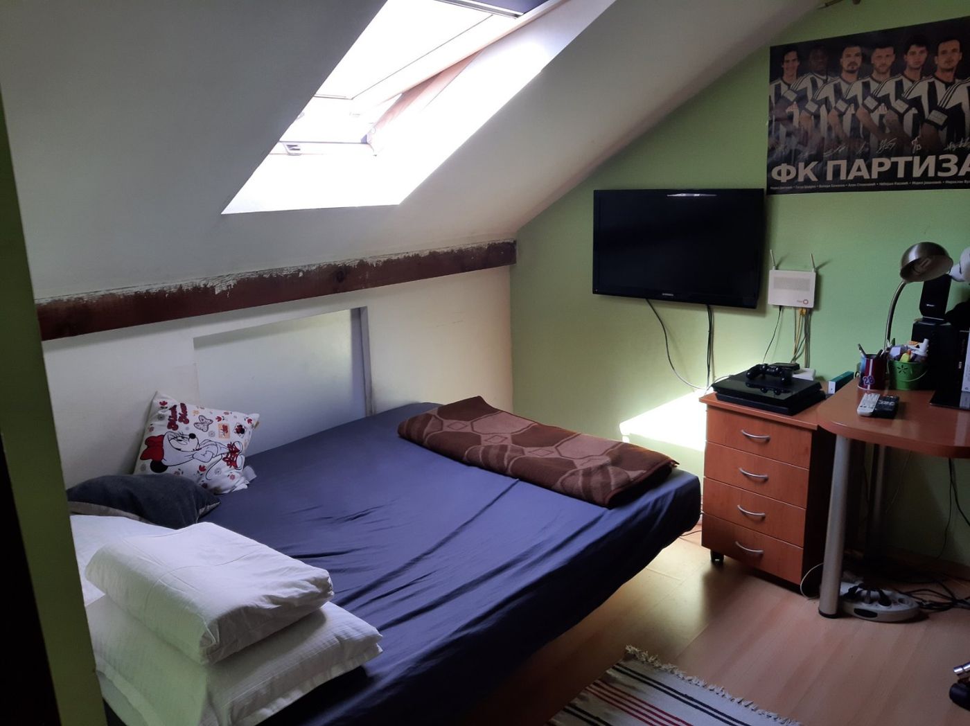 Uknjižen trosoban stan   povoljno   062 792 583 3