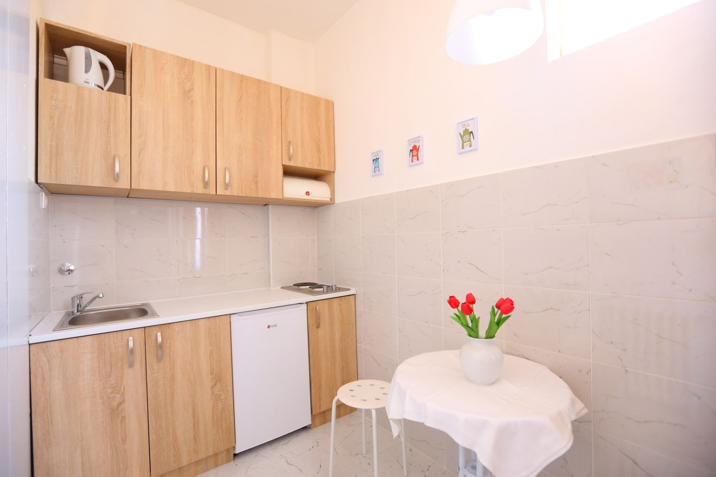 Renoviran   savršen dvosoban stan   idealno za izdavanje   062 792 583 2