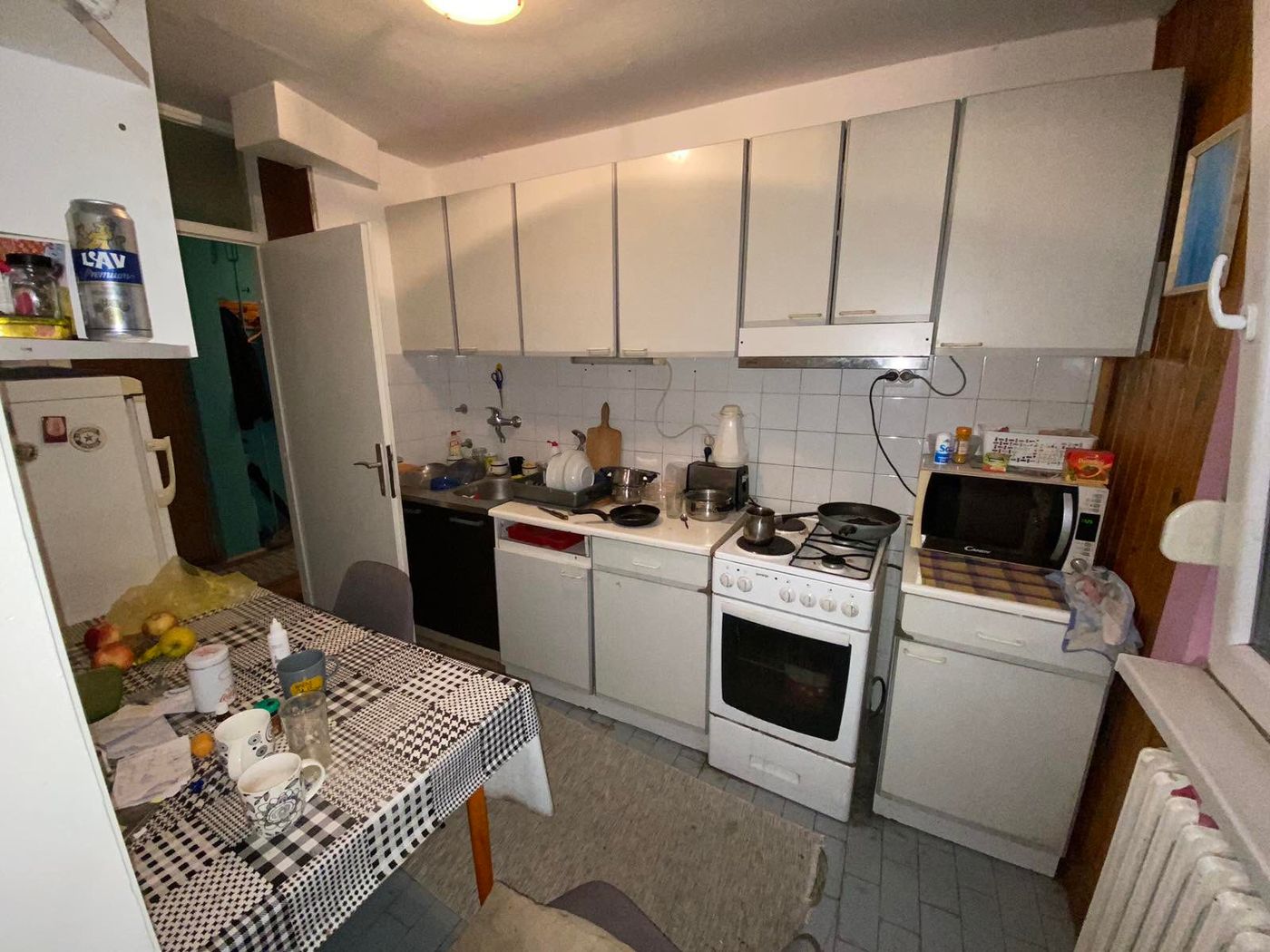 Uknjižen   odličan jednoiposoban stan   062 792 583 3