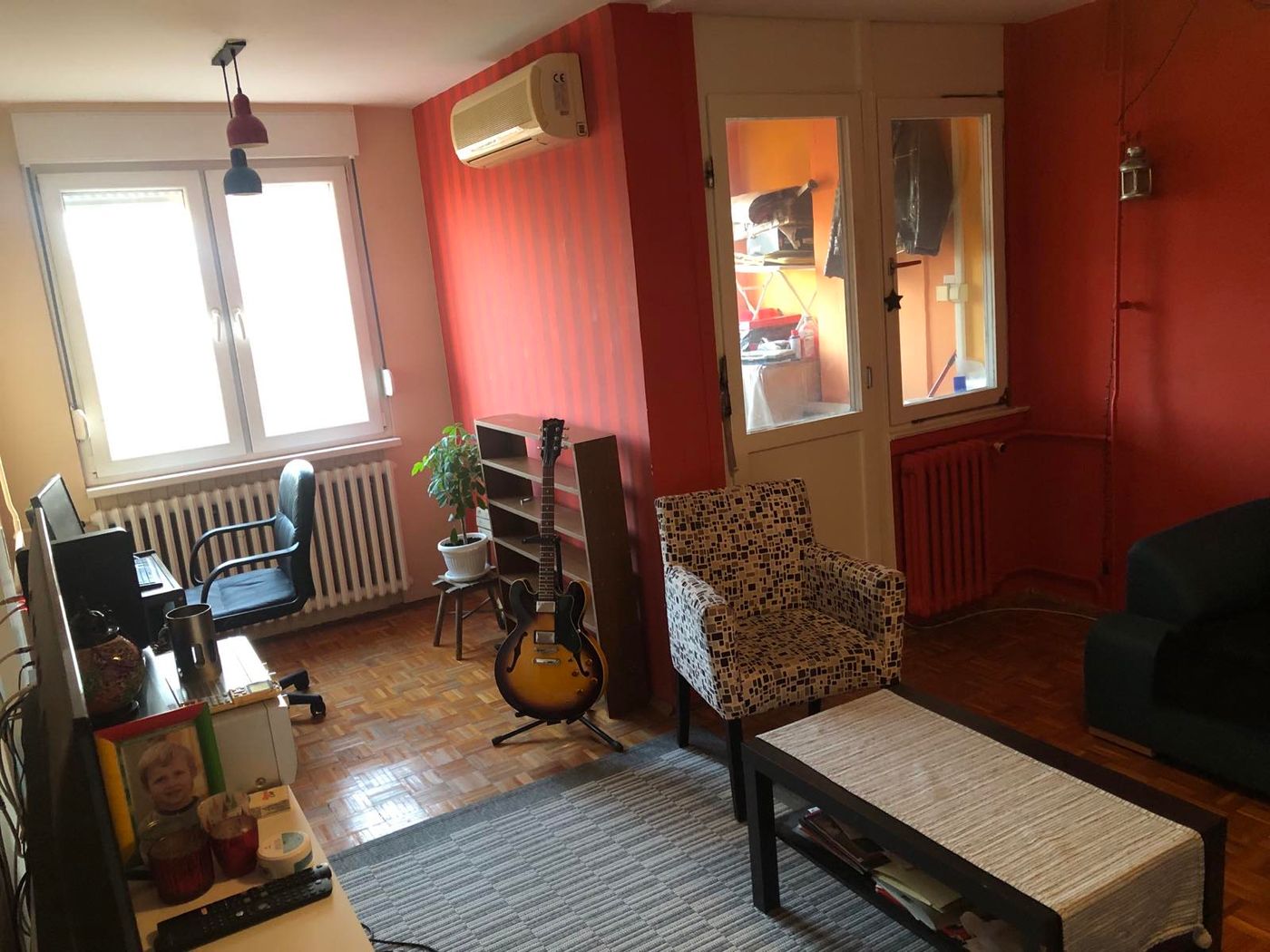 Uknjižen   odličan jednoiposoban stan   062 792 583 2