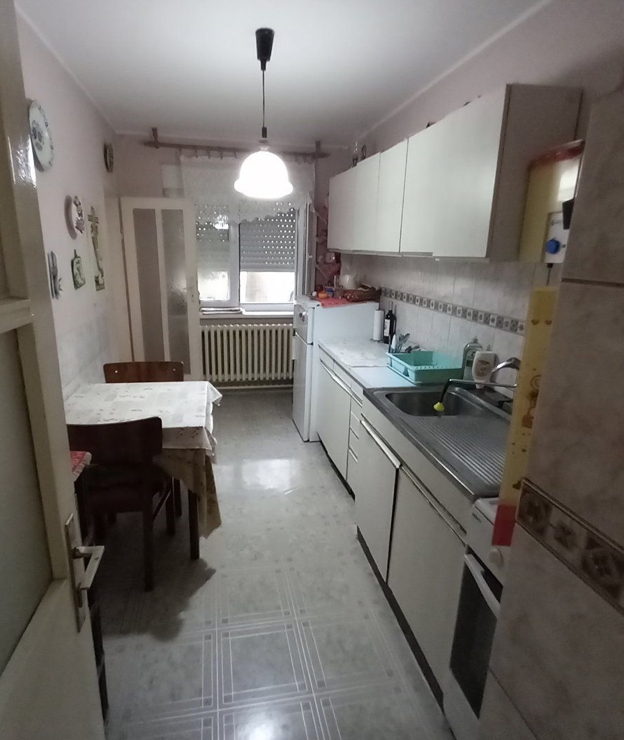 Idealan raspored   odličan dvosoban stan   062 792 583 5