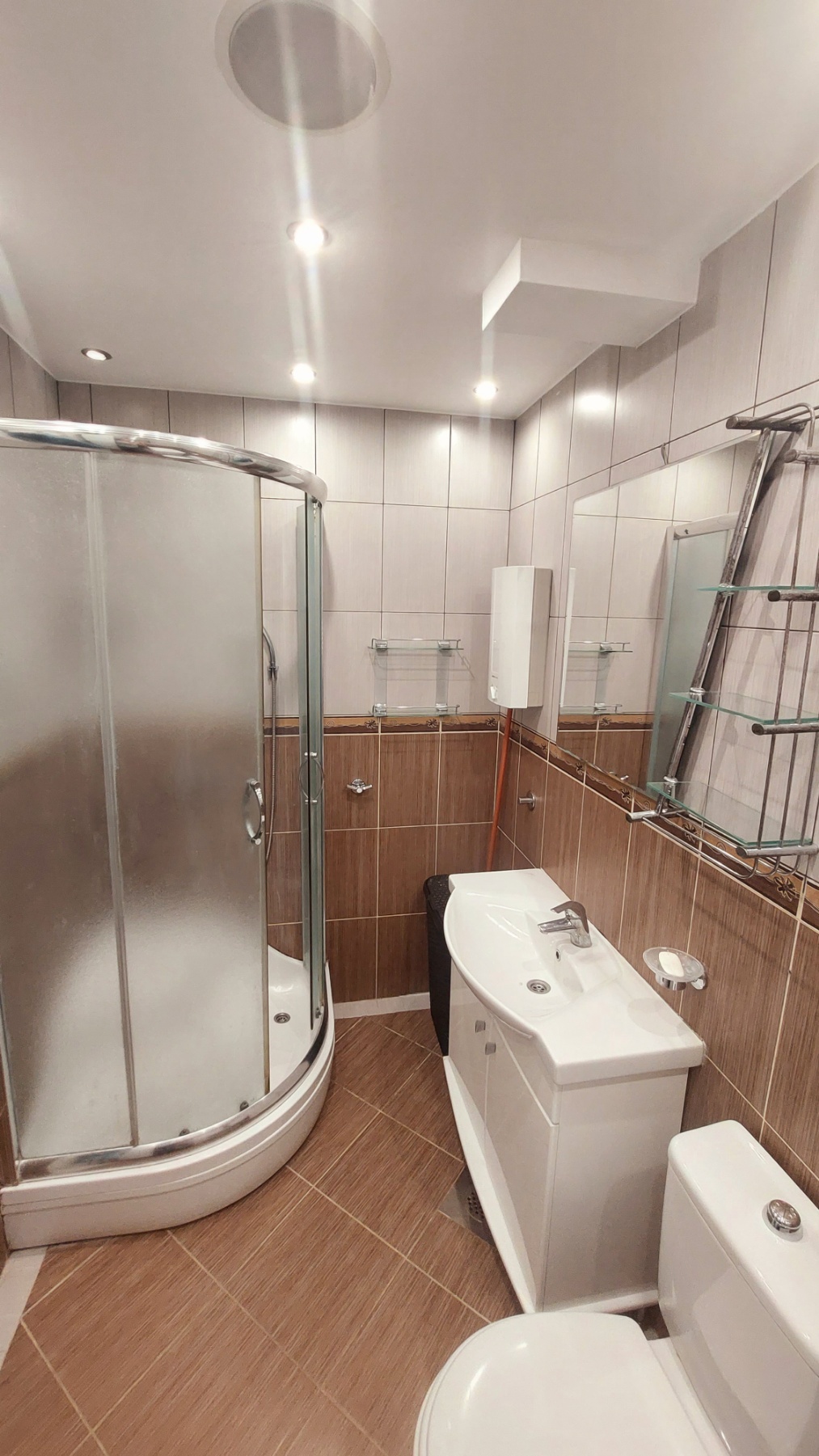 Renoviran i namesten stan izdaje vlasnik 3