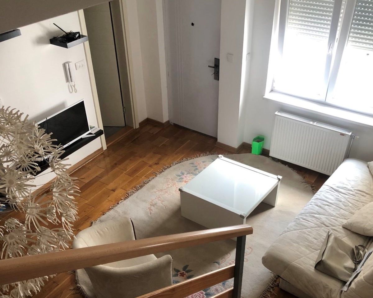 Odličan trosoban stan u centru grada   povrat PDV a   062 792 583 1