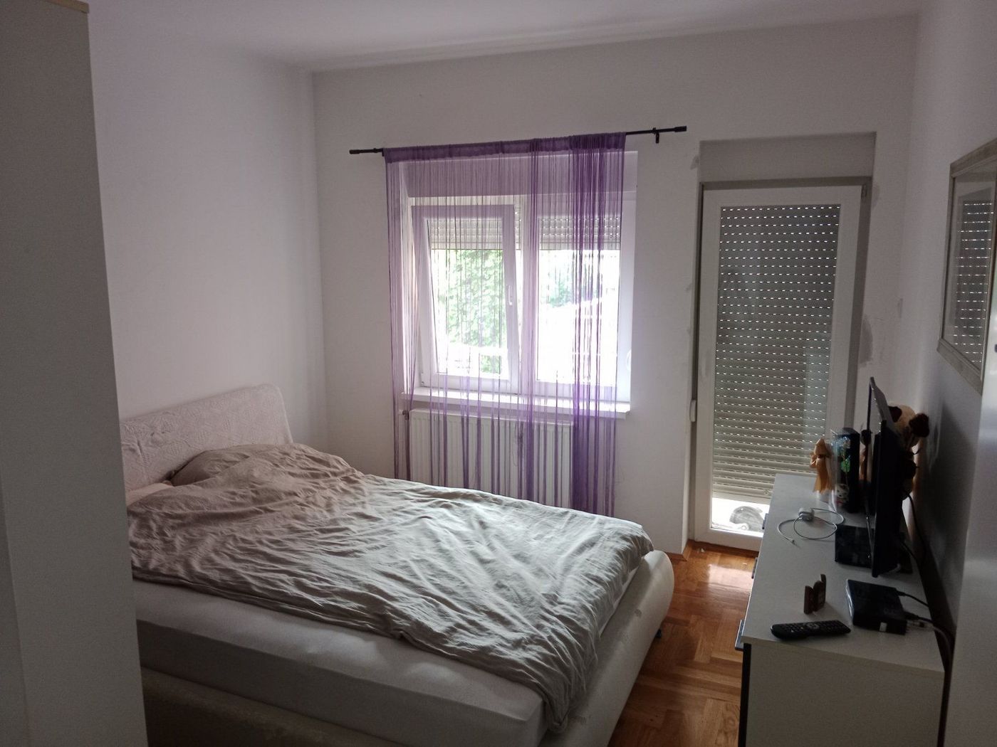 Uknjižen   2 gratis parking mesta   savršen četvorosoban   062 792 583 4