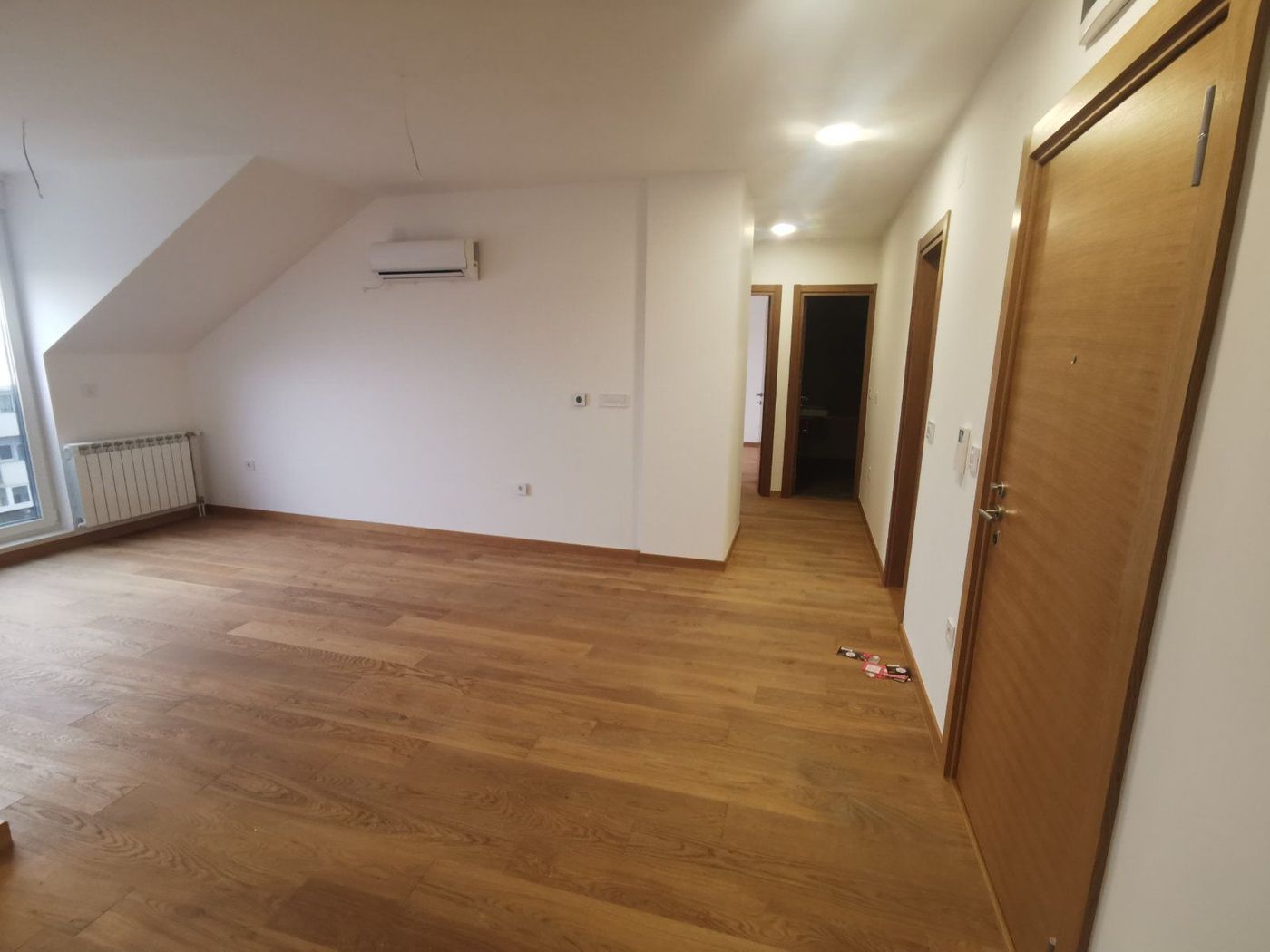 Nov   odmah useljiv   cena sa PDV om   062 792 583 4