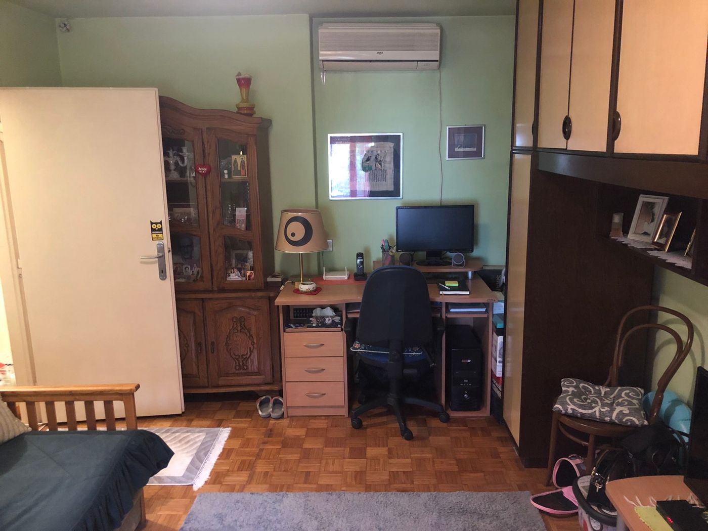 Uknjižen   može biti 1 5   SAJAM   062 792 583 3