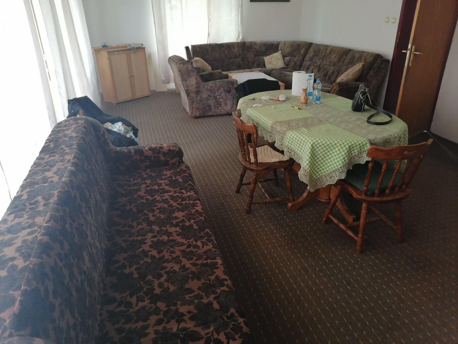 Prodajem kucu 330m2 u Varvarinu 2