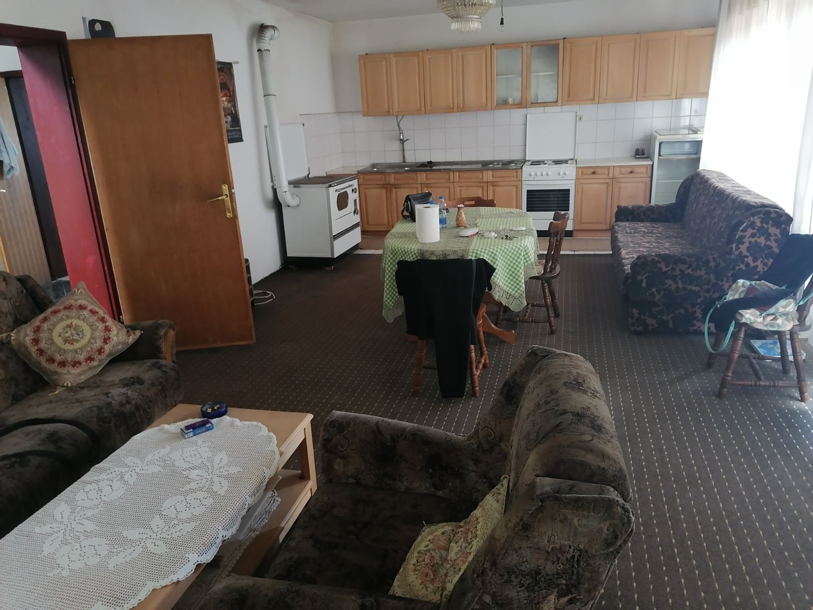 Prodajem kucu 330m2 u Varvarinu 3