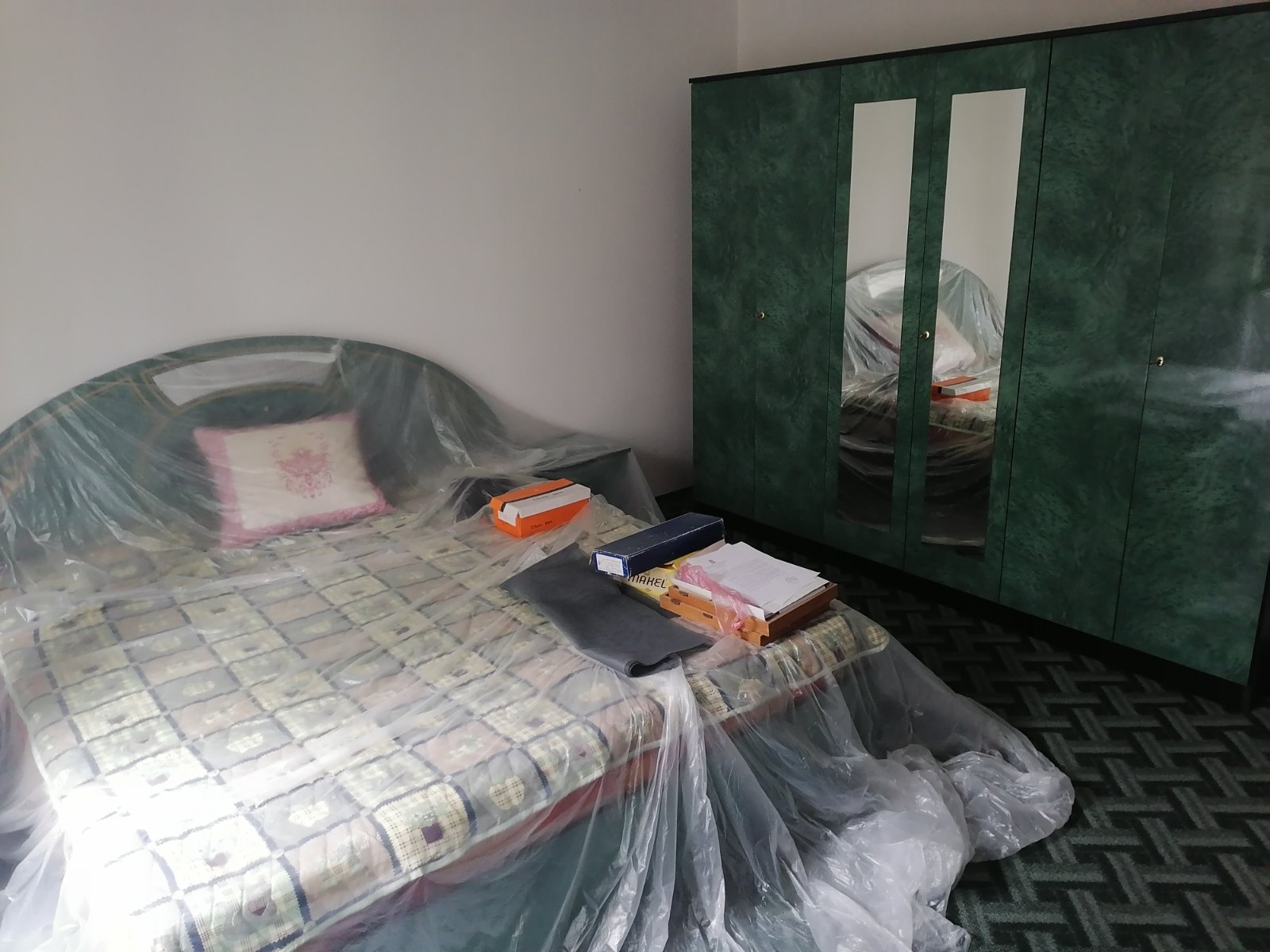 Prodajem kucu 330m2 u Varvarinu 4