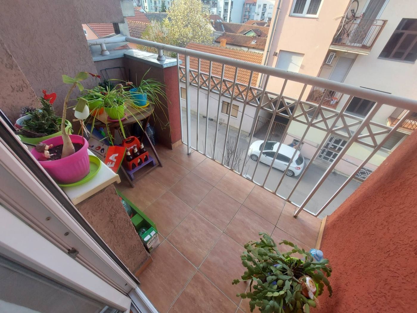 Odličan stan u centru grada    bez ulaganja   062 792 583 4