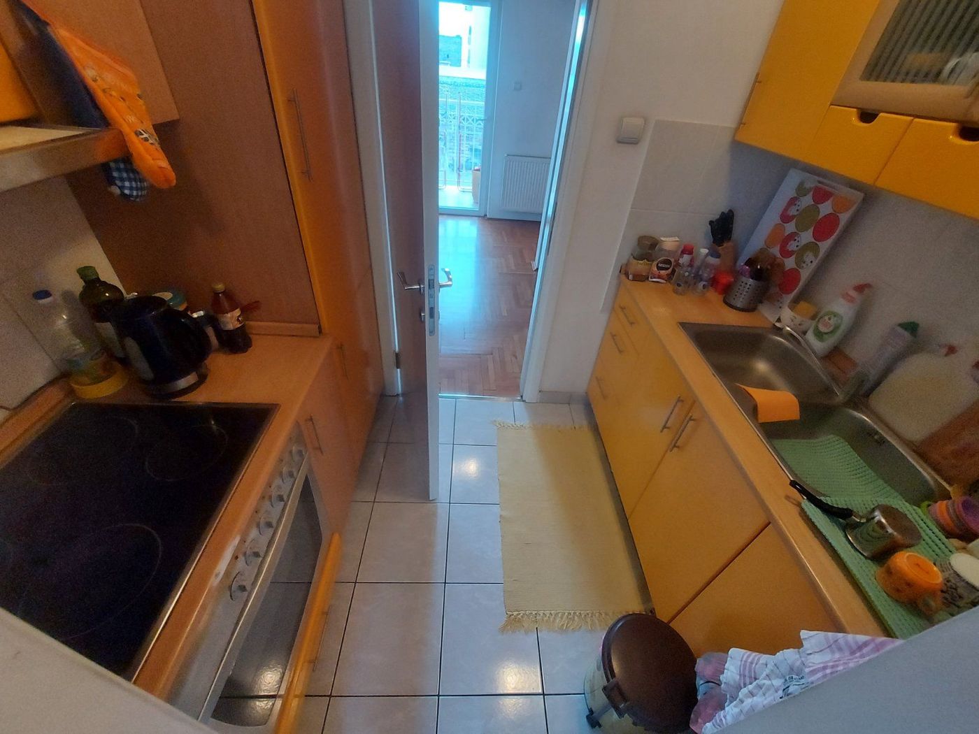 Odličan stan u centru grada    bez ulaganja   062 792 583 5