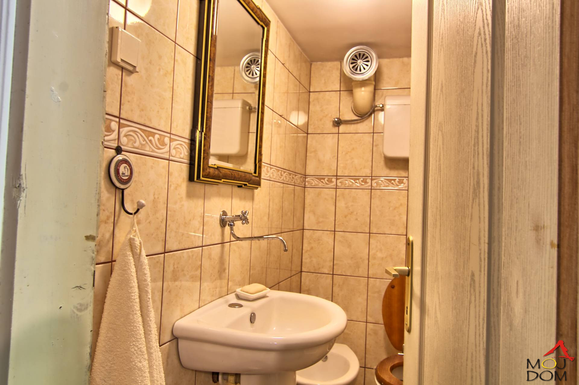 Kuca SREMSKI KARLOVCI SREMSKI KARLOVCI kv  364    492000  ID  3003487 26