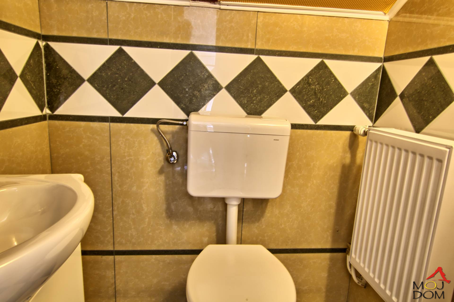 Kuca SREMSKI KARLOVCI SREMSKI KARLOVCI kv  364    492000  ID  3003487 28