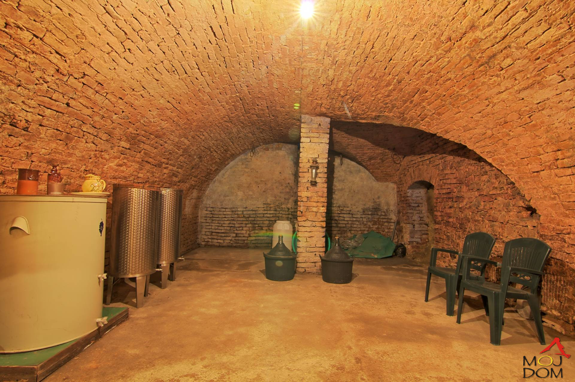 Kuca SREMSKI KARLOVCI SREMSKI KARLOVCI kv  364    492000  ID  3003487 40