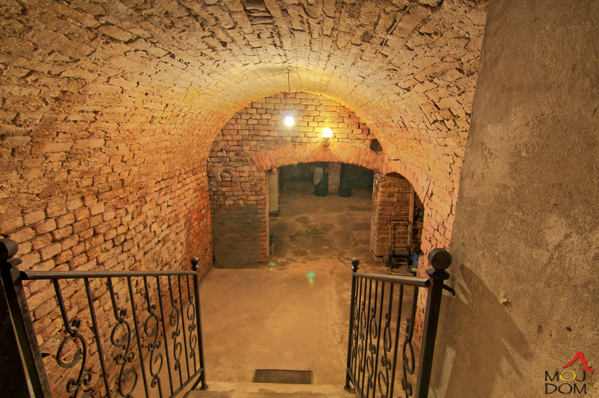 Kuca SREMSKI KARLOVCI SREMSKI KARLOVCI kv  364    492000  ID  3003487 39