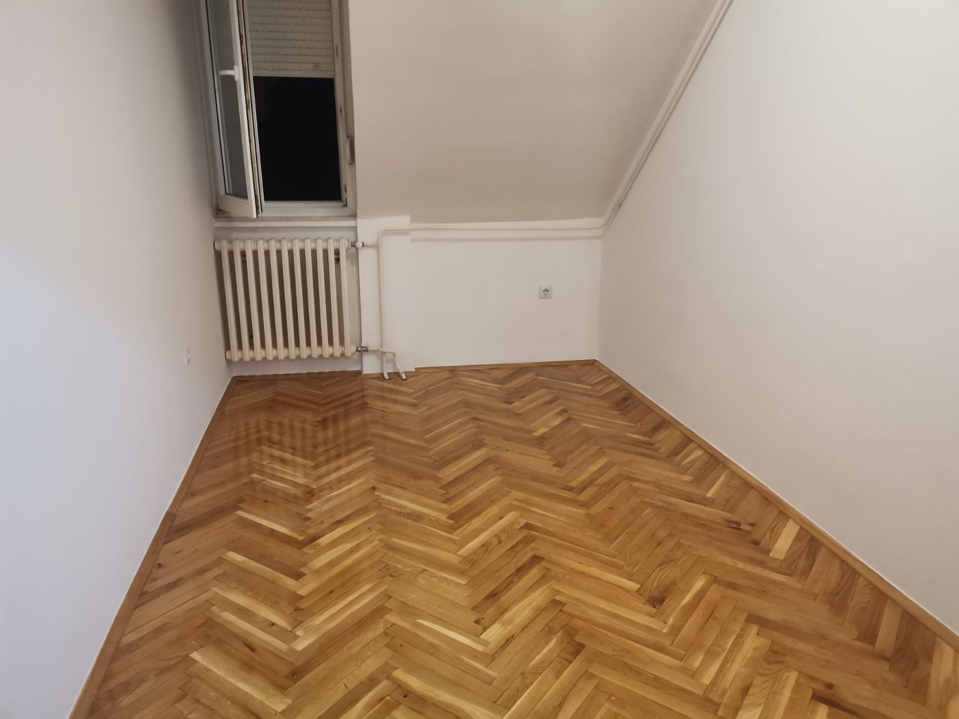 Fasadna cigla   Budućnost   odličan komforan dvosoban stan   062 792 583 3