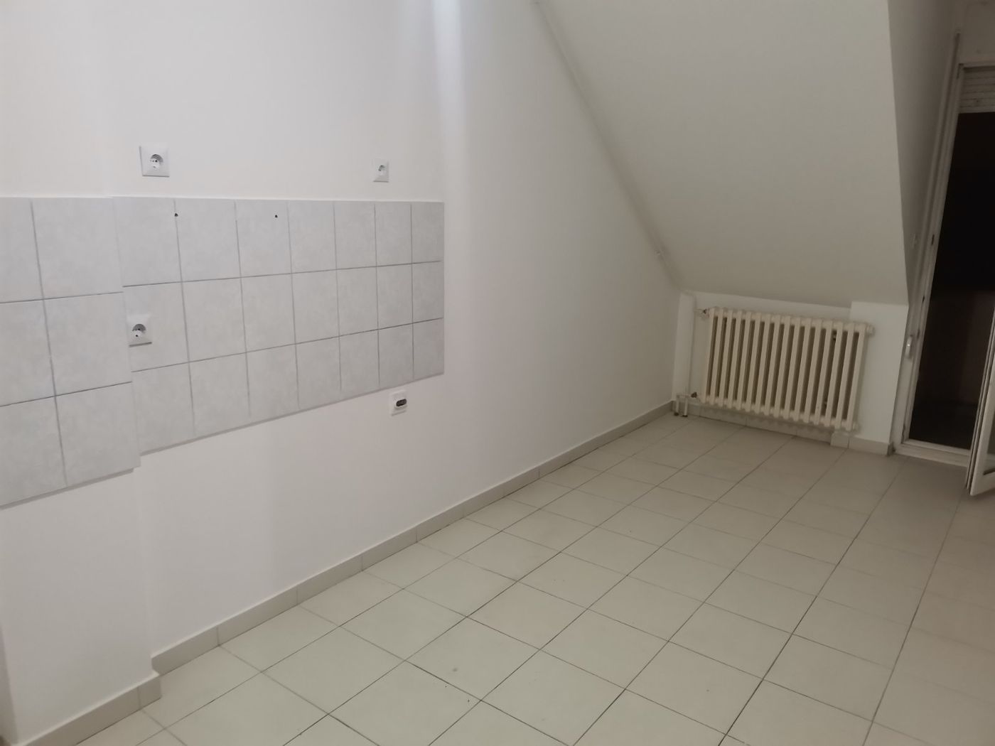 Fasadna cigla   Budućnost   odličan komforan dvosoban stan   062 792 583 5