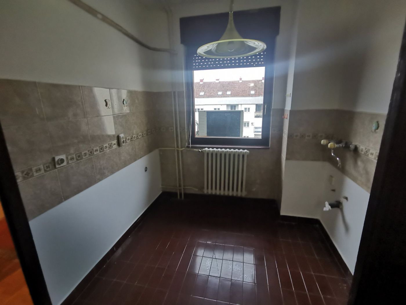 Uknjižen   1687  m2   odličan raspored   062 792 583 3