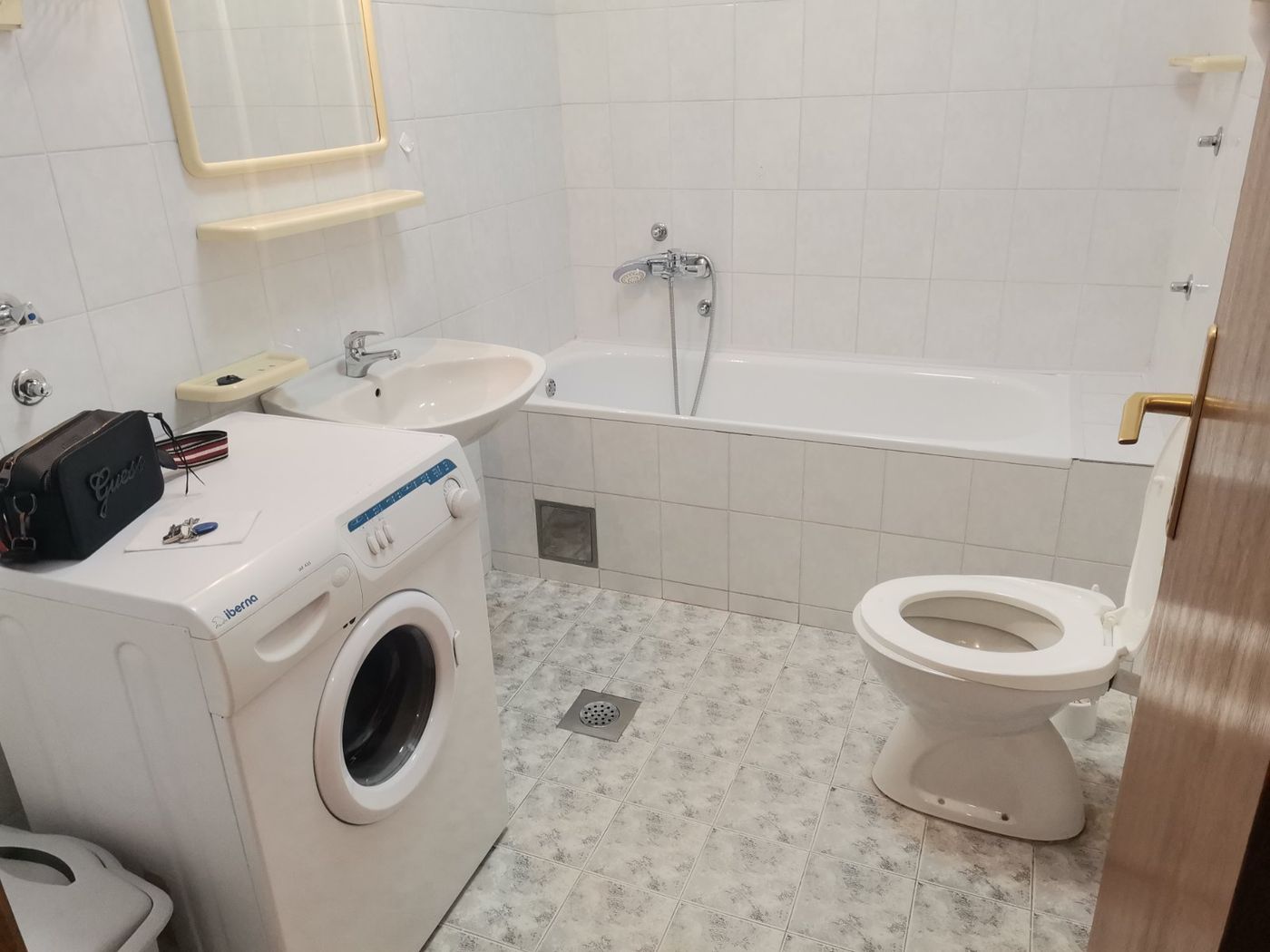 Fasadna cigla   Budućnost   odličan komforan dvosoban stan   062 792 583 4