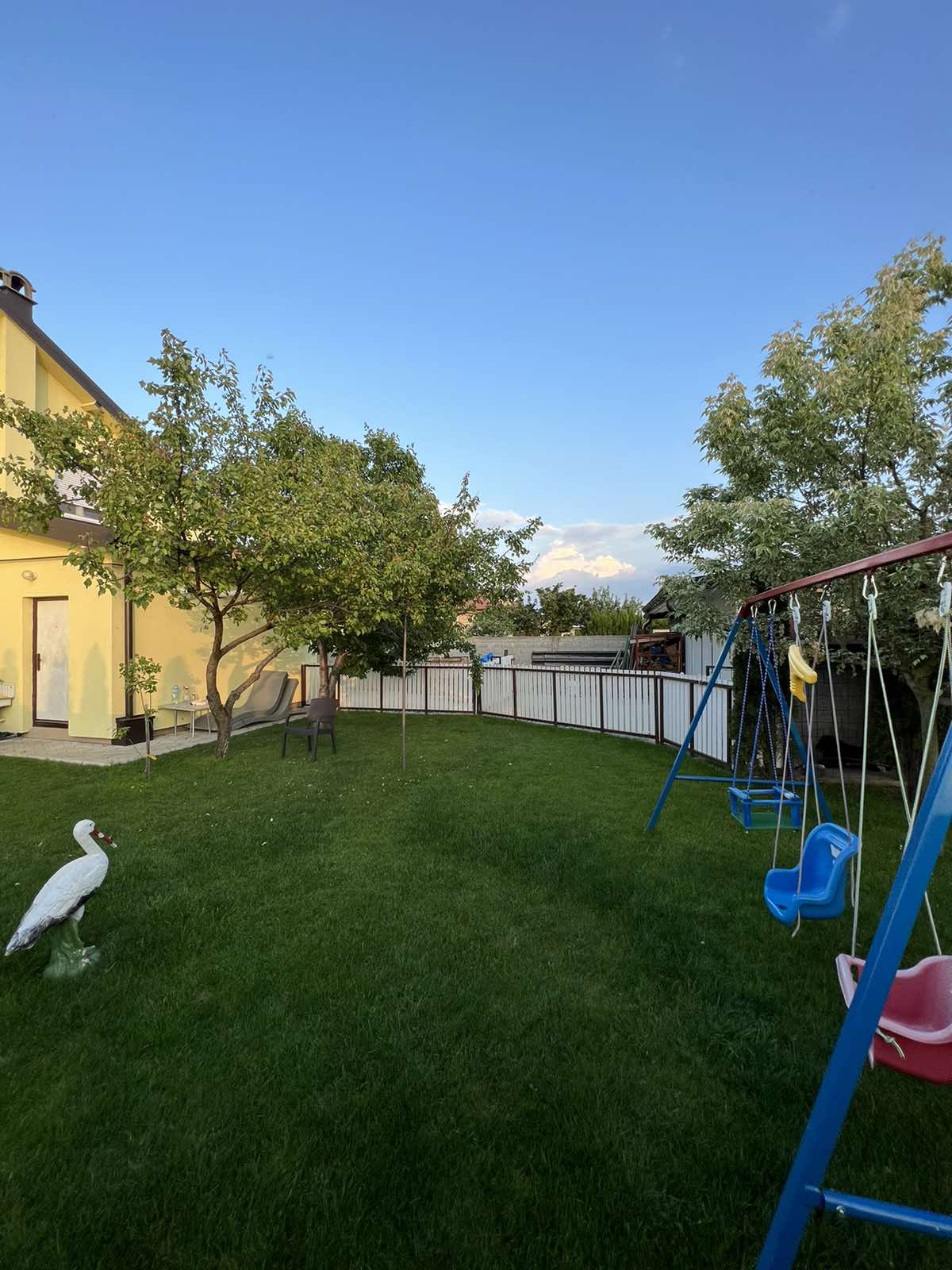 Prodajem kucu u Starim Banovcima 5