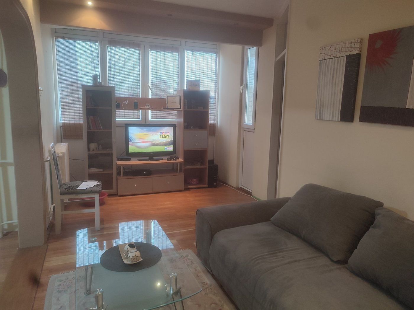 Komforan kompletno renoviran dvosoban stan    062 792 583 5