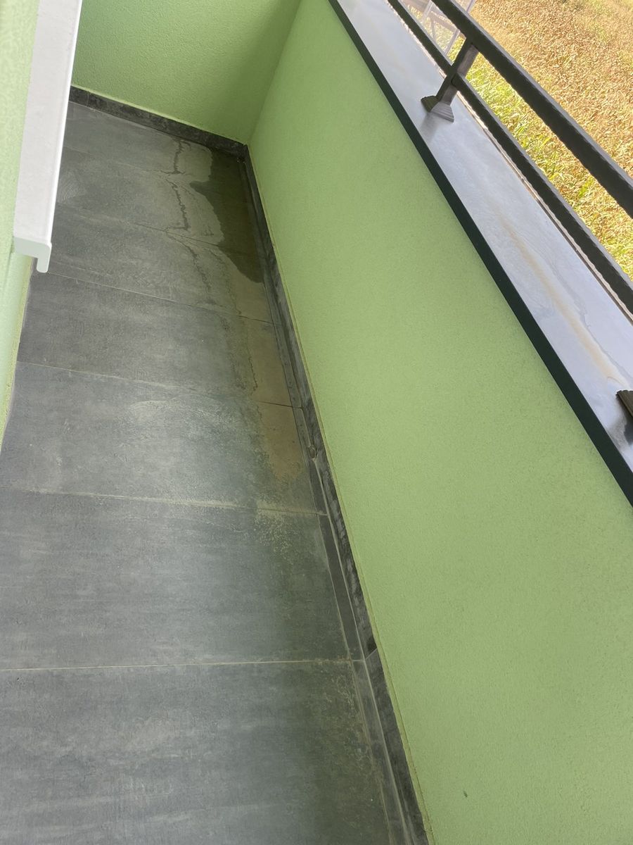 Nov  cena sa PDV om   odmah useljiv   062 792 583 5