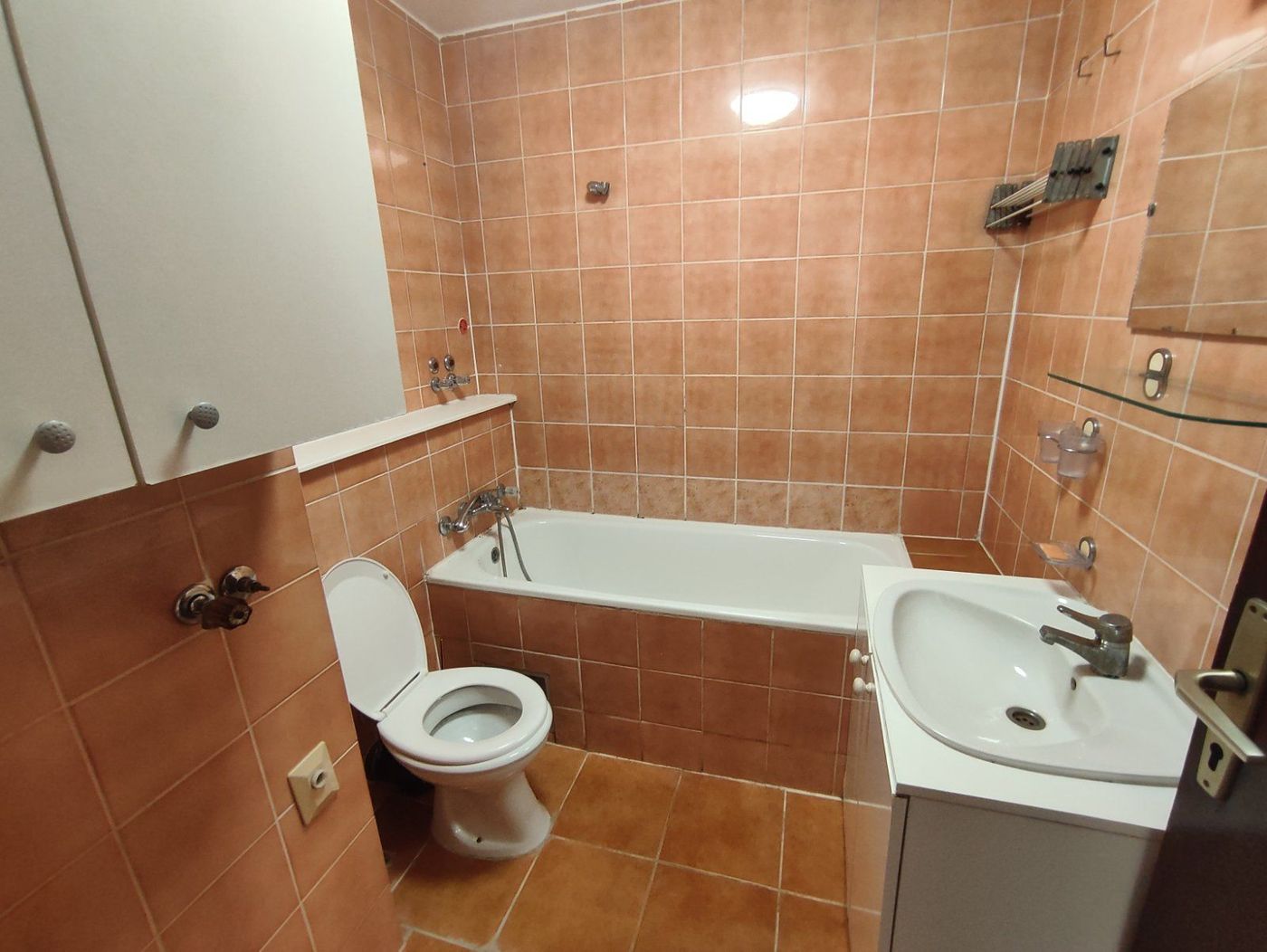 Uknjižen   odmah useljiv   Braće Dronjak 5