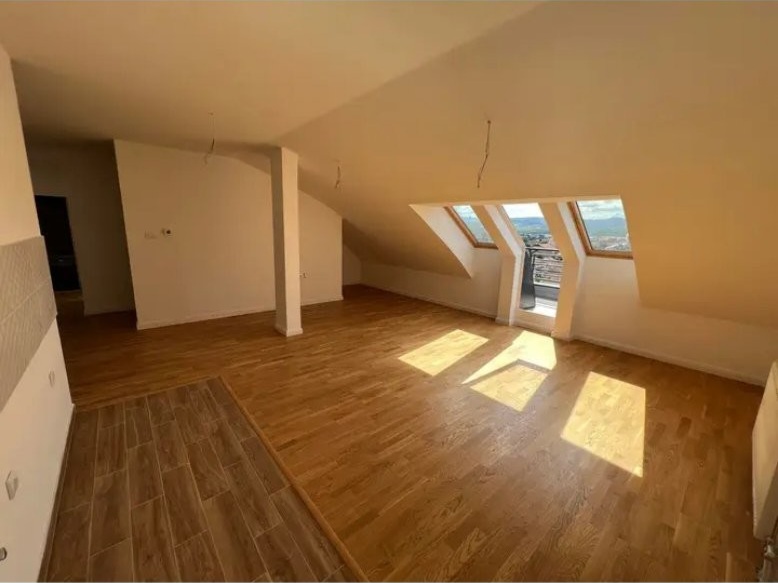 Nov   savršen četvorosoban stan   prelep pogled   062 792 583 2