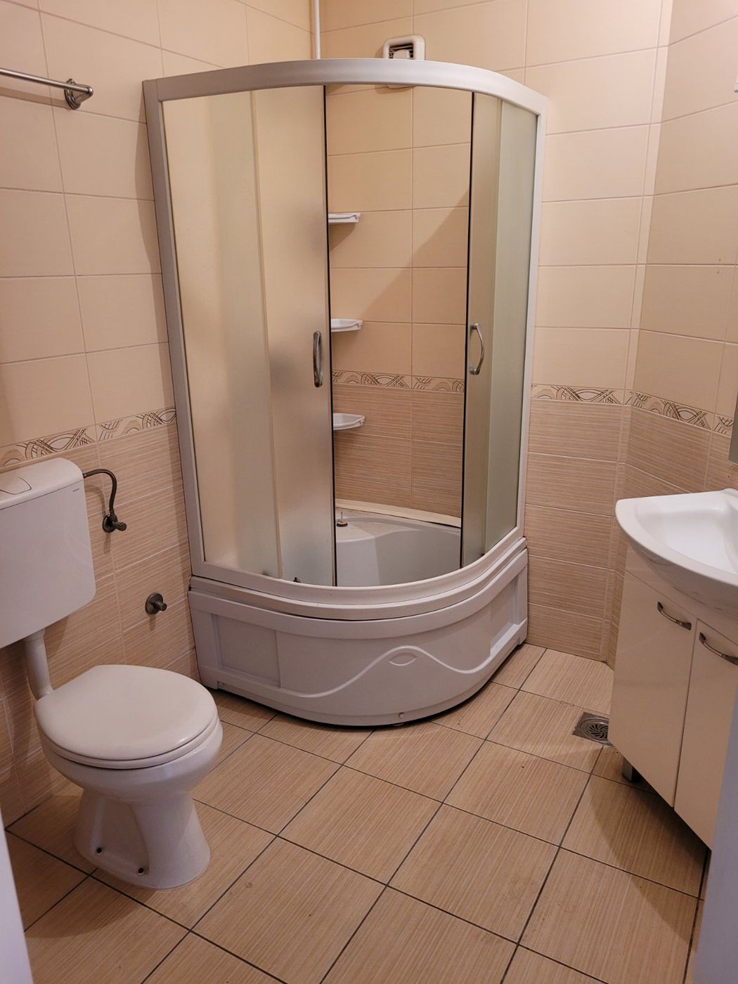 Uknjižen  bez ulaganja  hitna prodaja   062 792 583 5