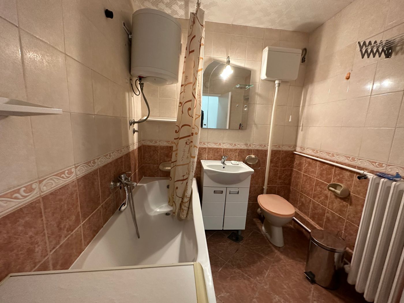 Uknjižen  odmah useljiv   otvoren pogled  bez ulaganja   062 792 583 4