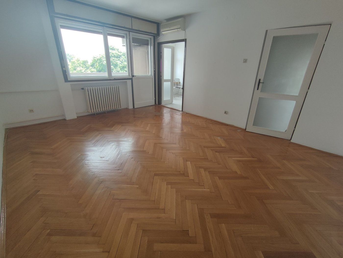 Uknjižen   retko u ponudi    062 792 583 2