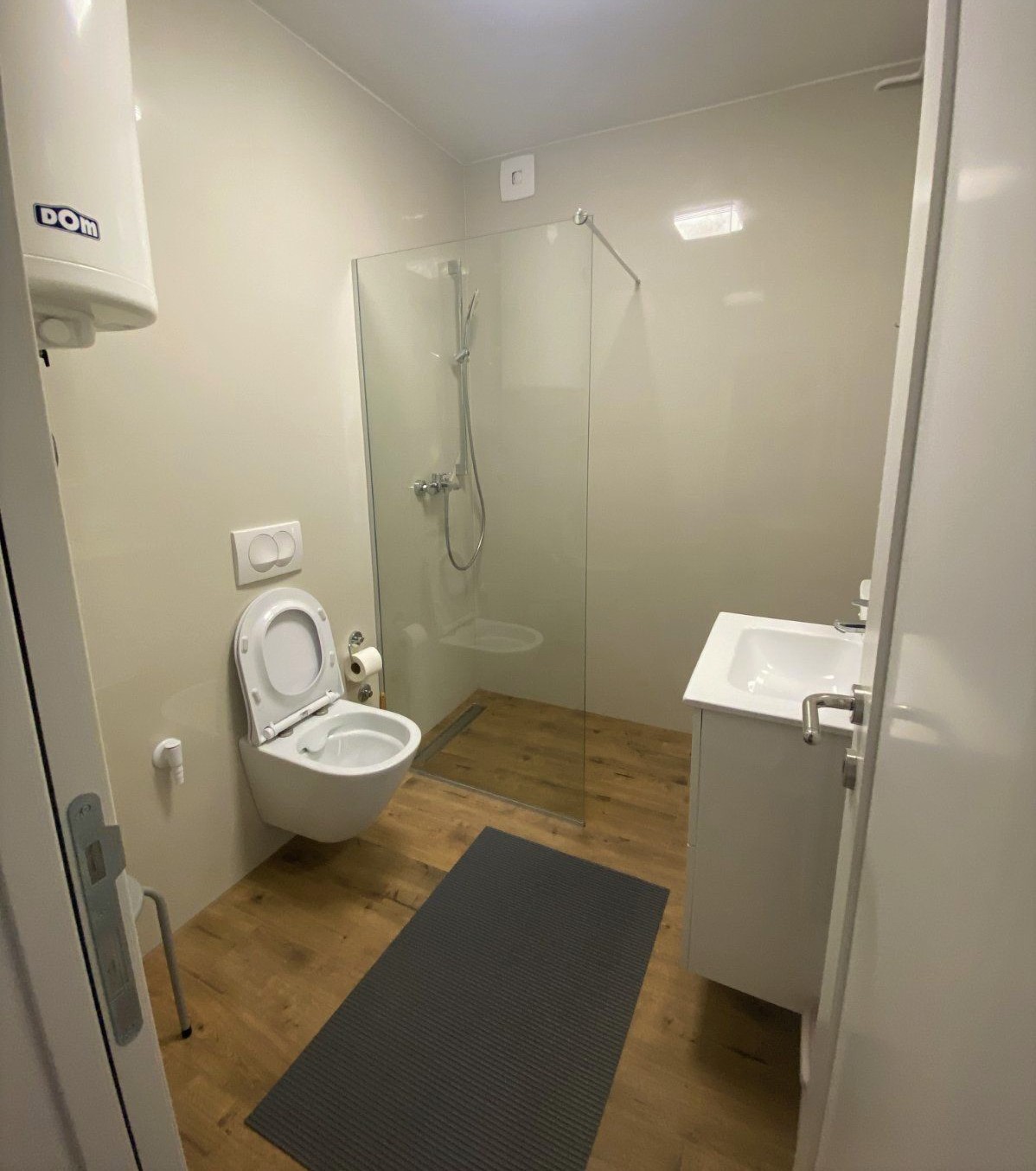 Riblja pijaca   pešačka zona   savršen namešten jednosoban stan 062 792 583 5