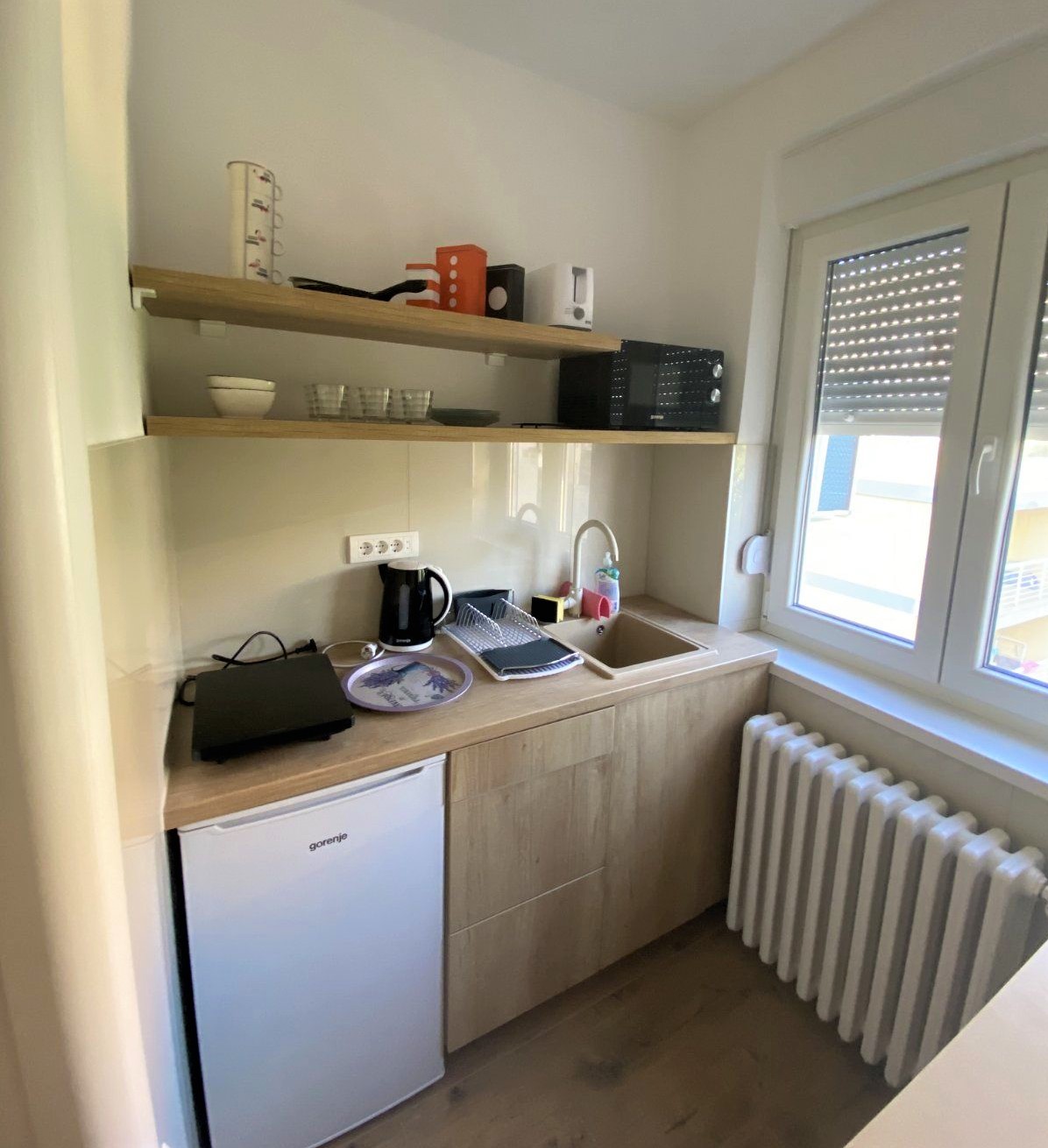 Riblja pijaca   pešačka zona   savršen namešten jednosoban stan 062 792 583 3