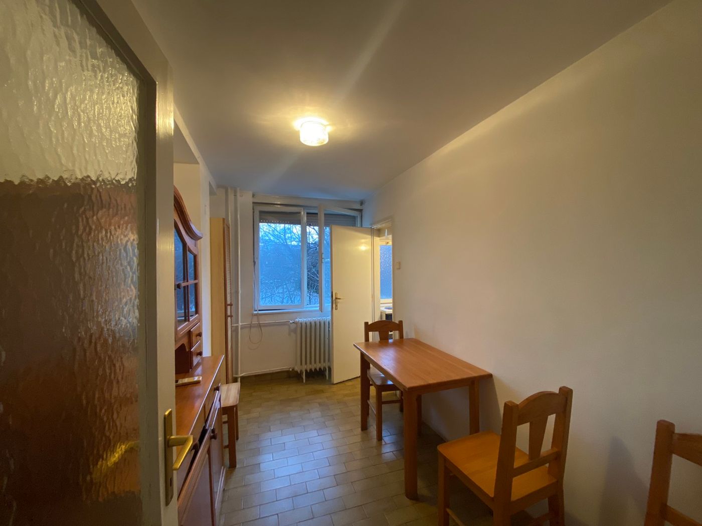 Odlična lokacija   blizina Promenade   062 792 583 4