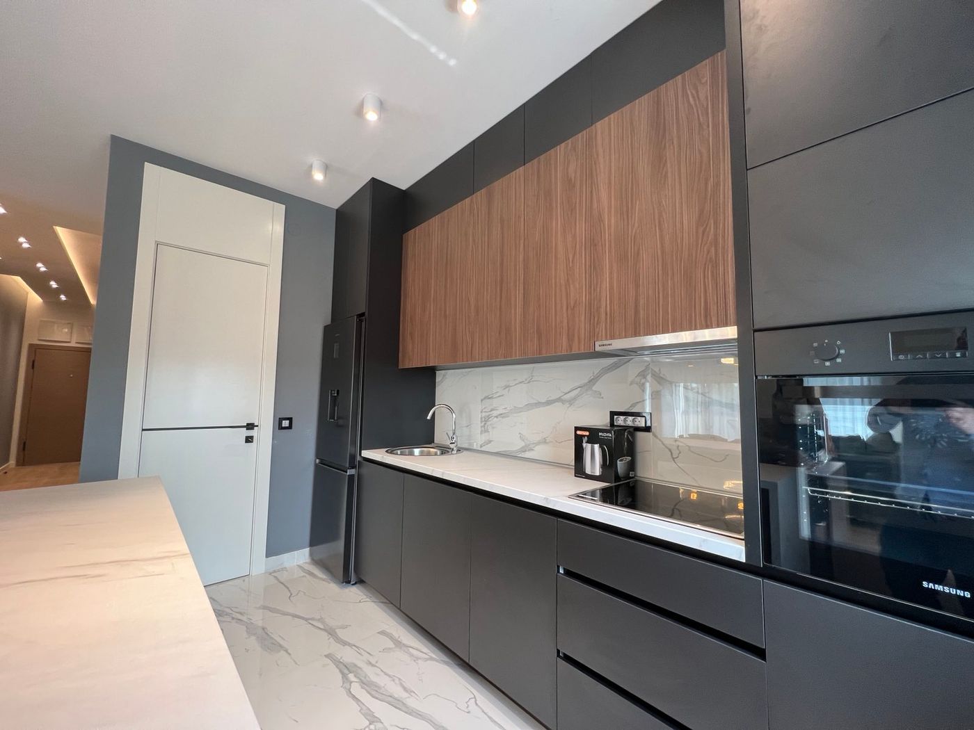 Lipov gaj   povrat PDV a   NOV  petosoban  namešten   062 792 583 3