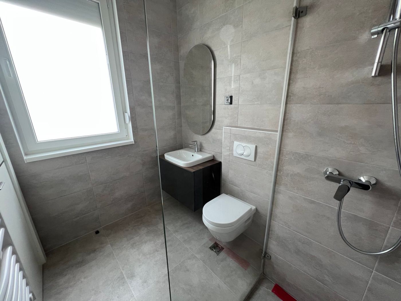 Lipov gaj   povrat PDV a   NOV  petosoban  namešten   062 792 583 5