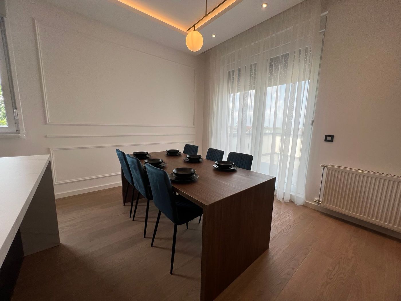 Lipov gaj   povrat PDV a   NOV  petosoban  namešten   062 792 583 2