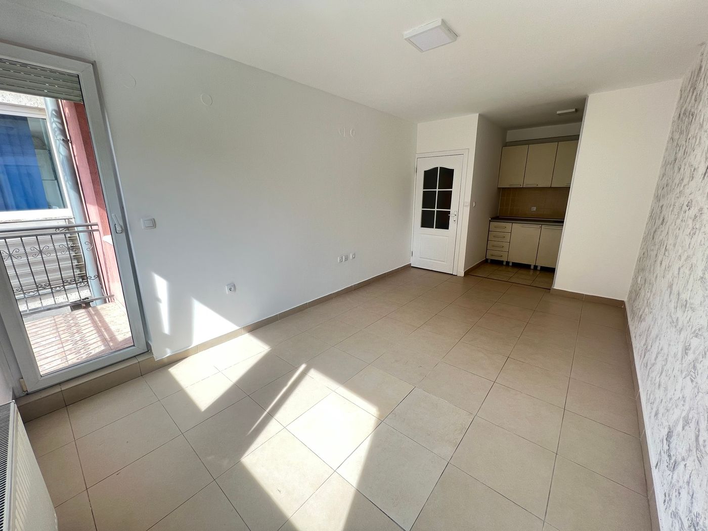 Prazan i odmah useljiv   uknjižen 1 1   062 792 583 2