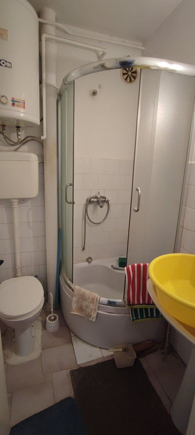 Odmah useljiv   povoljan jednosoban stan   062 792 583 3