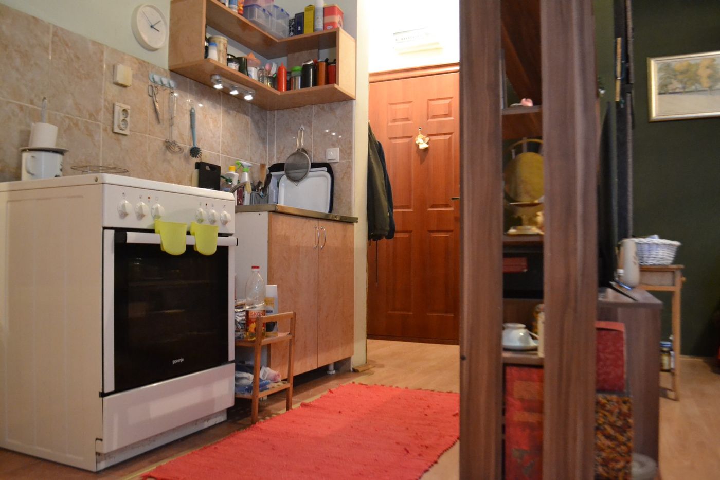 Uknjižen   odlična garsonjera   hitna prodaja   062 792 583 3