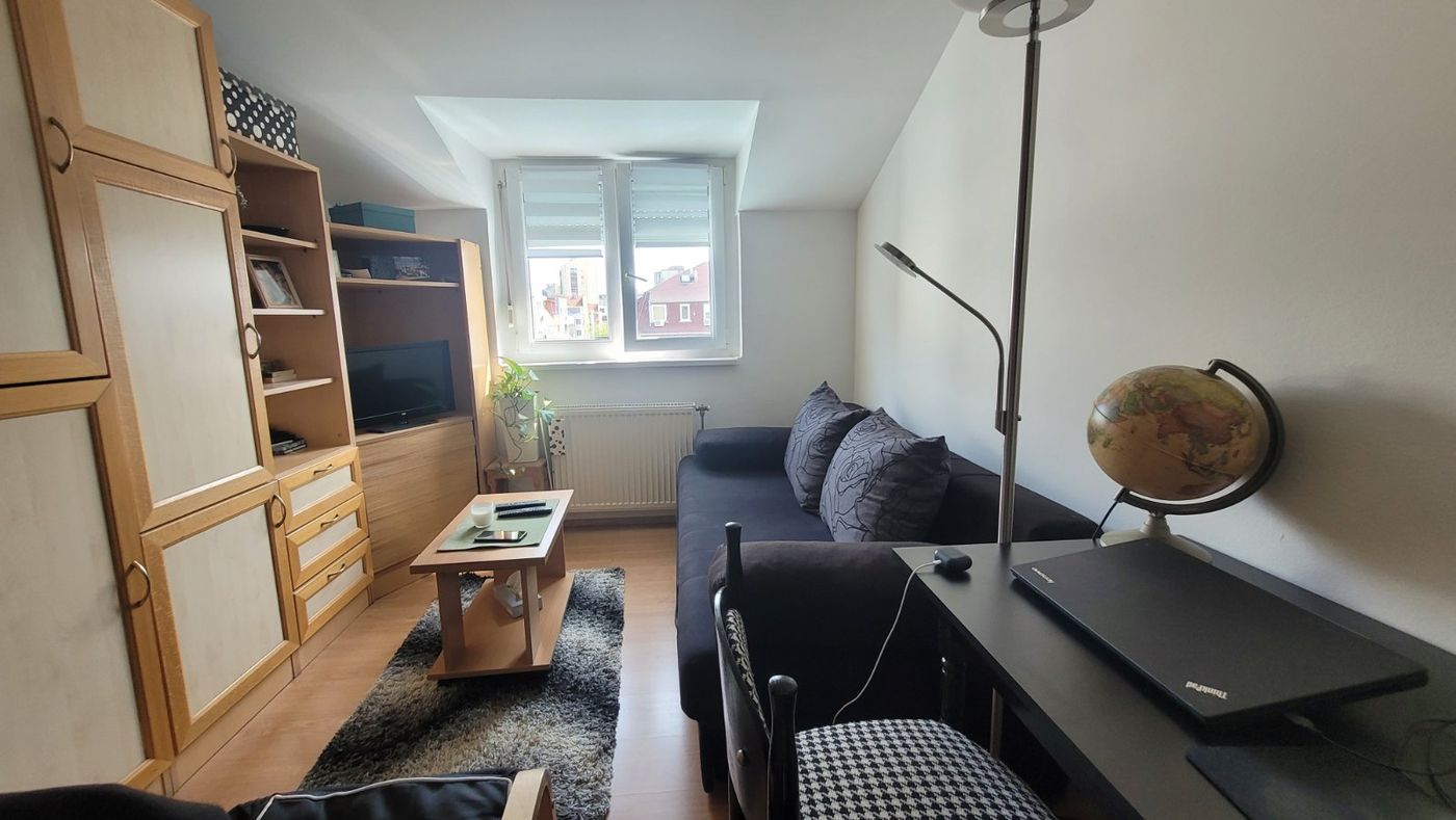 Odlična garsonjera na Sajmu   nameštena   062 792 583 2
