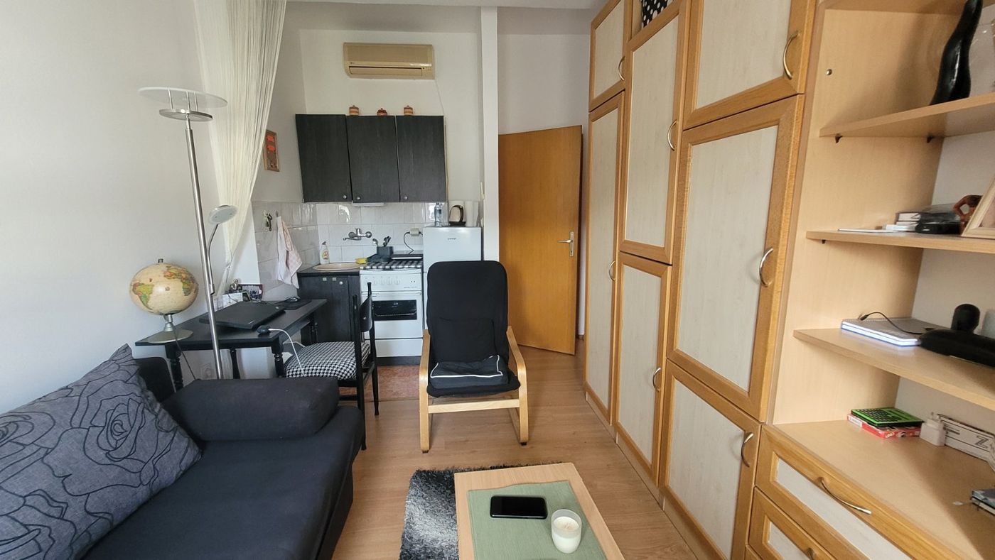 Odlična garsonjera na Sajmu   nameštena   062 792 583 3