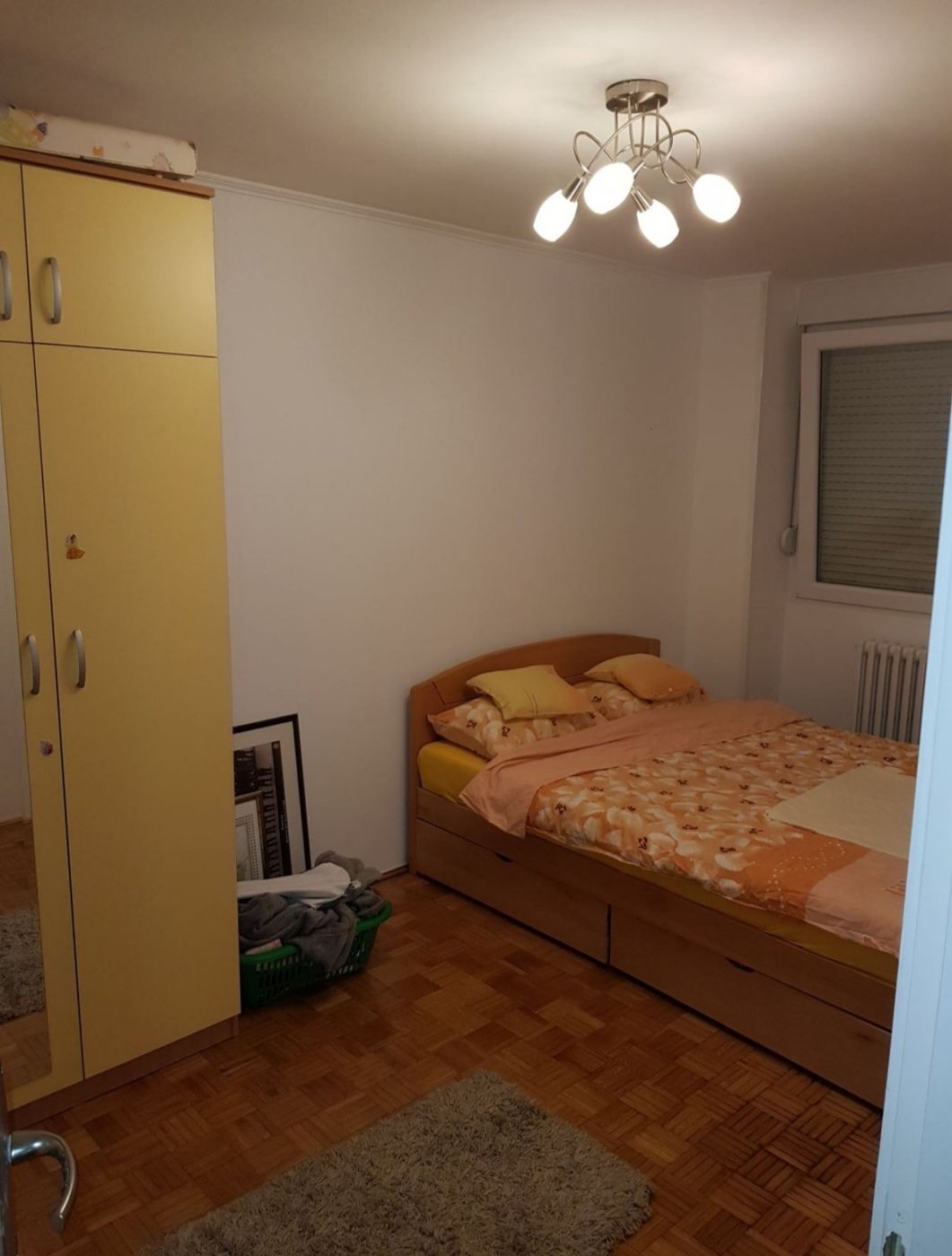 Uknjižen troiposoban stan   dogovor   062 792 583 4