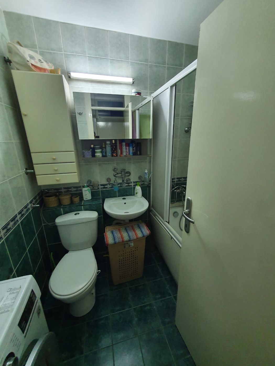 Uknjižen troiposoban stan   dogovor   062 792 583 5