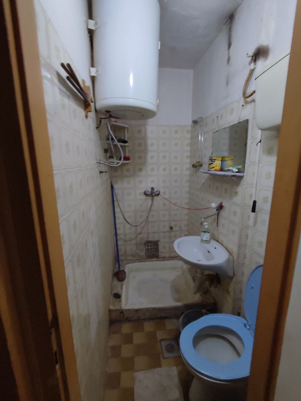 Uknjižen   odlična investicija   48m2   062 792 583 5