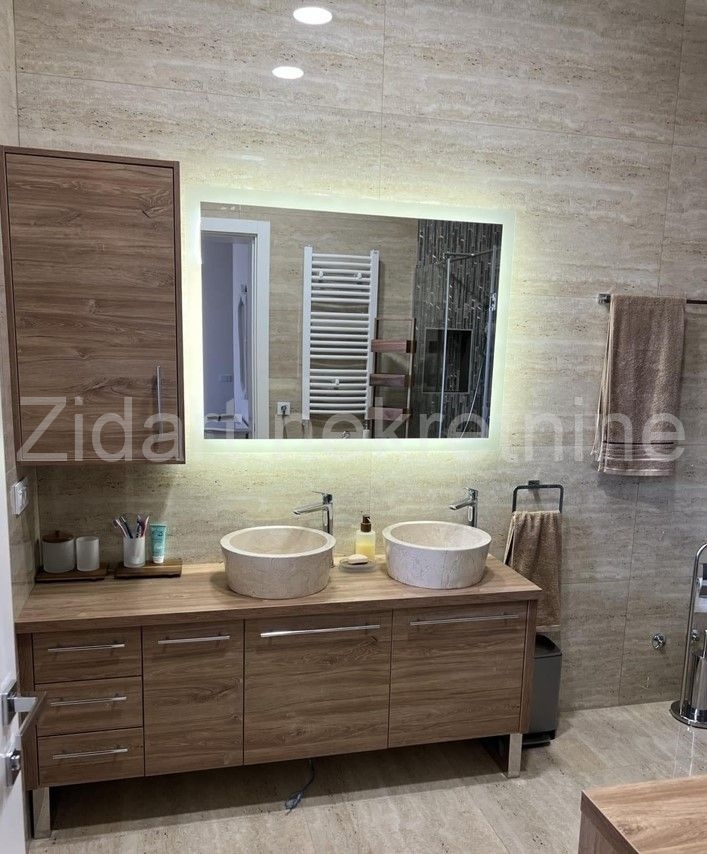 Lux penthaus sa bazenom na krovnoj terasi, zelenilom i 2 garažna mesta 18
